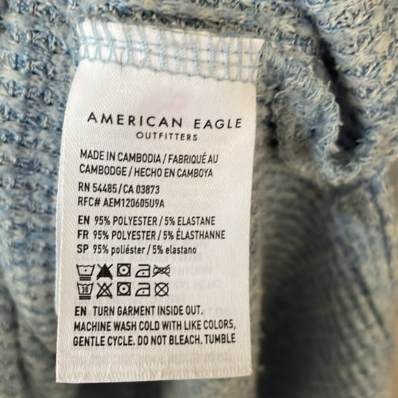 American Eagle V Neck Waffle Weave Sweater - Picture 4 of 5